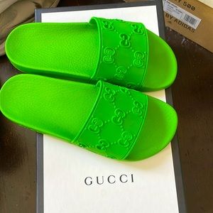 Brand new Gucci slides mens size 6 can be converted to womens size 7.5